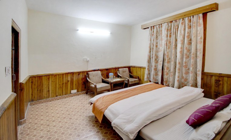 Deluxe Room, Hotel Thakur, Best Hotels in Manali