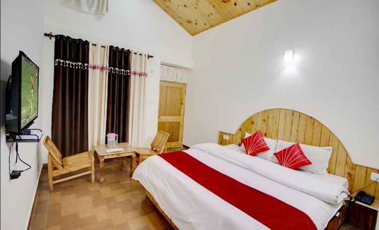 Super Deluxe Room, Hotel Thakur, Best Hotels in Manali