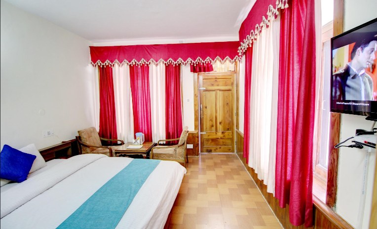 Super Deluxe Room,Hotel Thakur, Manali